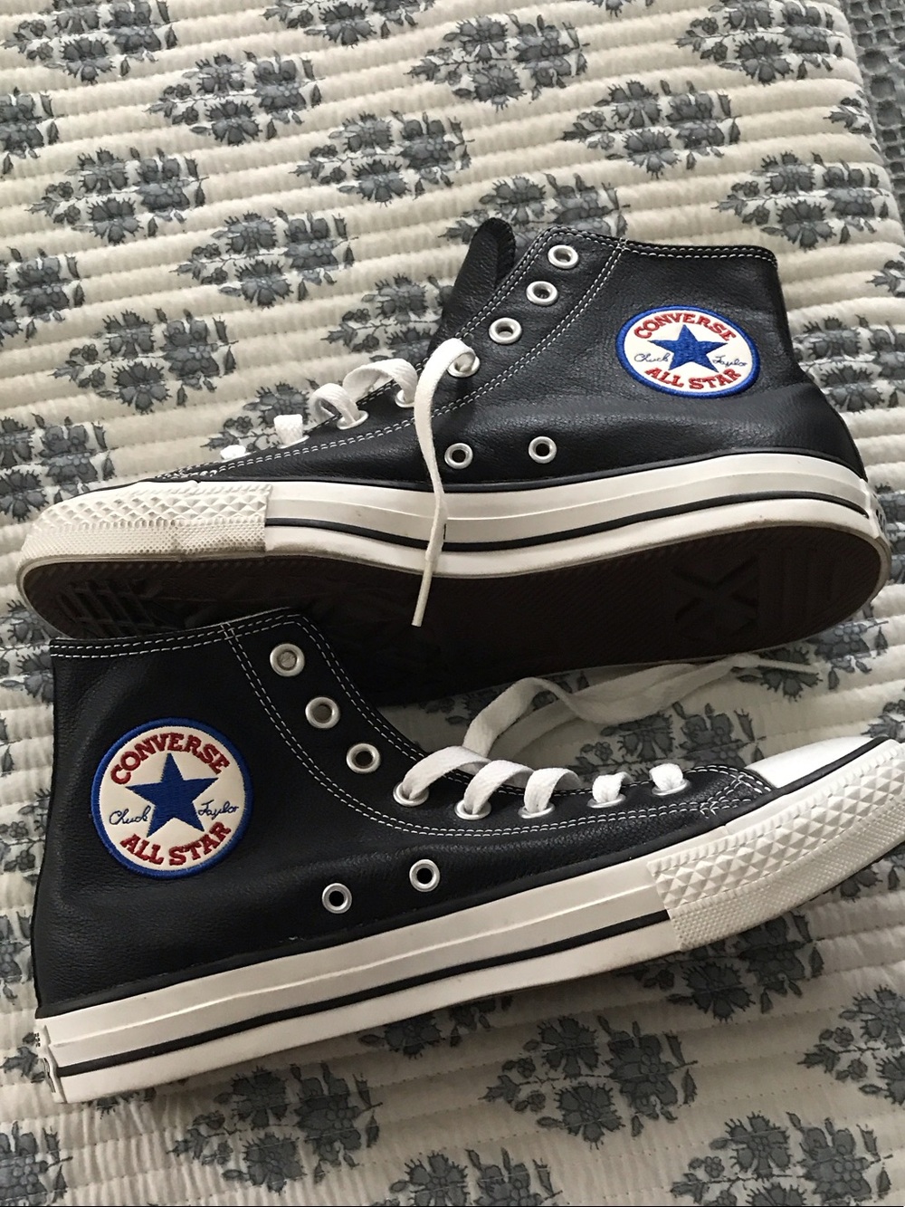 Mens Converse Black & White Chuck Taylor leather High Top Sneakers